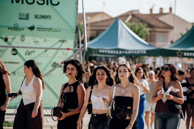 Los Alcázares vibró con el Fan Futura, 
