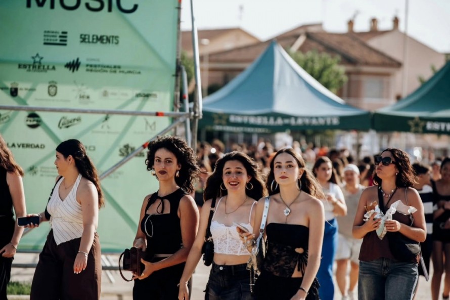 Los Alcázares vibró con el Fan Futura, 