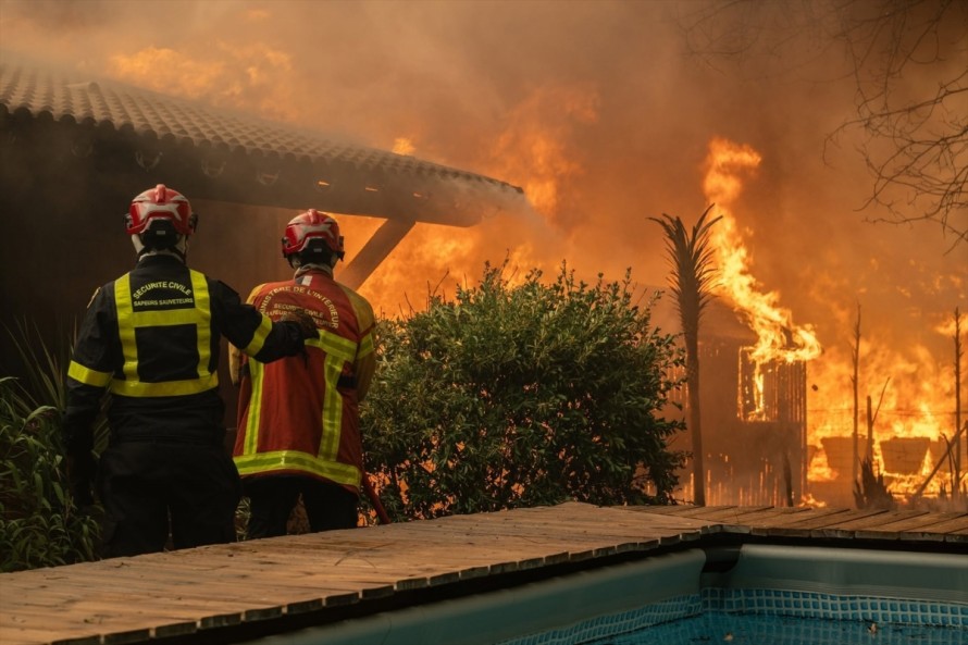 Los incendios en Francia dejan ya 250.000 evacuados mientras el oeste de Burdeos se pone en alerta máxima