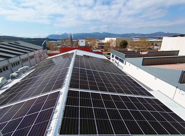 Inyectados Neila, en Ibi, apuesta por el autoconsumo fotovoltaico para mejorar la eficiencia energética de su producción