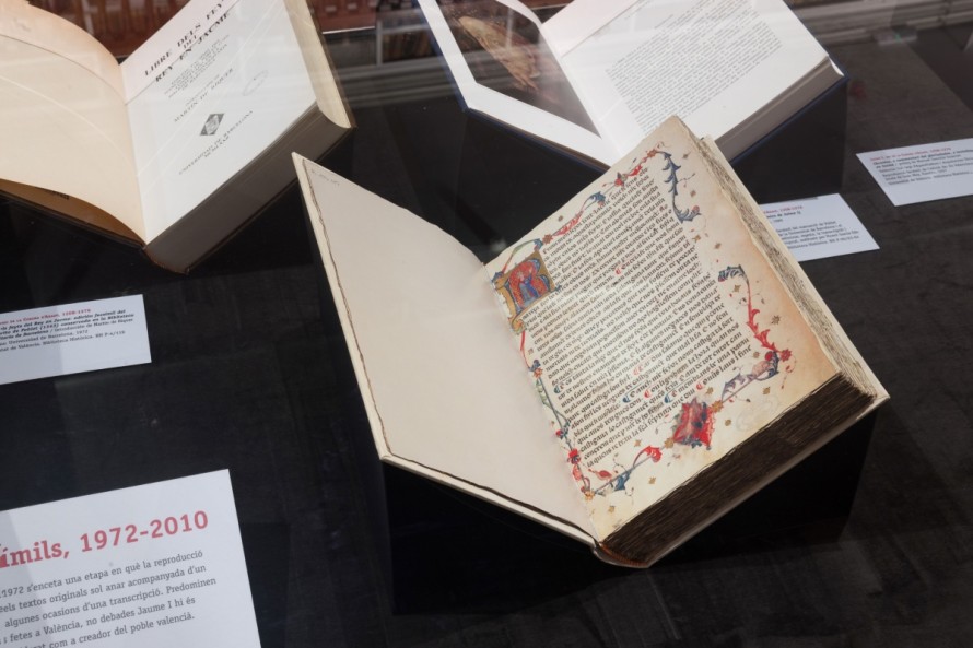 La Universitat de València reivindica el llegat de Jaume I amb una exposició sobre el Llibre dels fets