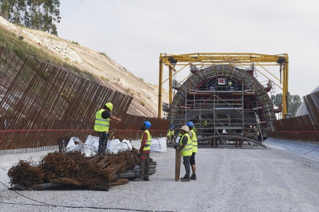 La licitación pública sube un 14,2% en el primer semestre, hasta los 17.953 millones de euros