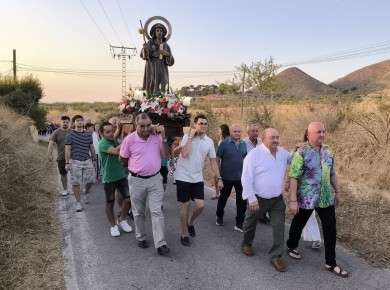 El Rincón de Sumiedo reúne a vecinos de toda la zona Oeste en unas fiestas marcadas por la tradición y la convivencia