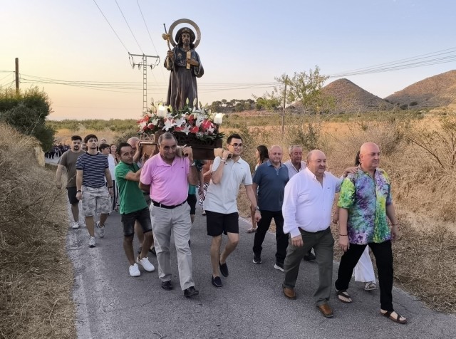 El Rincón de Sumiedo reúne a vecinos de toda la zona Oeste en unas fiestas marcadas por la tradición y la convivencia