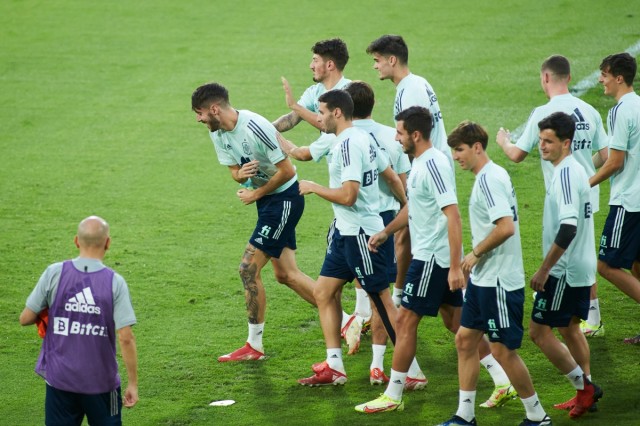 El precio del traspaso de 'Fer' Niño separa por ahora al Elche CF y al Burgos CF
