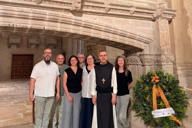Vila-real participa en el homenaje a Jaume I en el Monasterio de Poblet en el 750 aniversario de su muerte