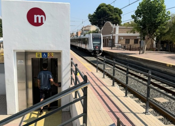 Metrovalencia completa la instalación de ascensores en la estación de l'Alcúdia de la Línea 1