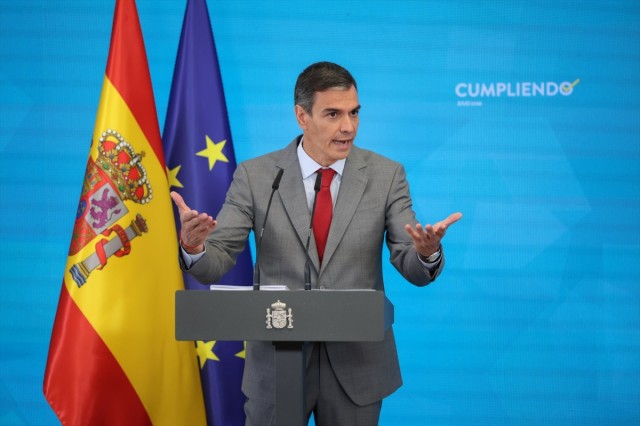 Sánchez reitera su intención de presentar y aprobar este año los Presupuestos de 2027