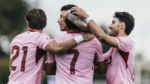 El Valencia CF supera al Derby County con un doblete de Danjuma