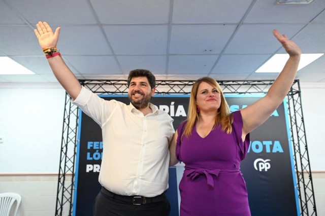 Ginés Campillo, alcalde de Mazarrón, expulsa del Pleno a la exalcaldesa Alicia Jiménez tras un enfrentamiento durante el debate