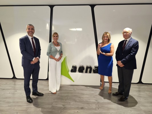 Consell y Aena pactan reuniones sobre el encaje del tren en la ampliación de El Altet: listo en 2030