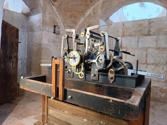 Pego recupera el antiguo reloj del campanario
