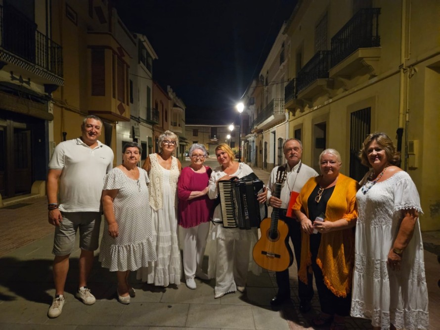 Oropesa amplía el legado del 'Recorrido Poético' con una placa conmemorativa en homenaje a una vecina