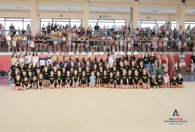 El polideportivo Marta Linares se llena en la jornada abierta del conjunto español de gimnasia rítmica