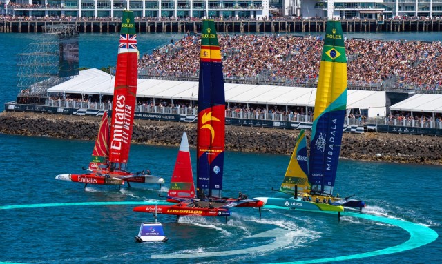 Los aficionados de la Marea Roja contarán con una grada específica para apoyar a Los Gallos SailGP Team desde muy cerca en Valencia