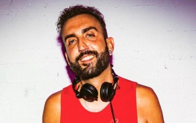 Fin de fiesta: la canción de 'chape' perfecta de Caris Hilton
