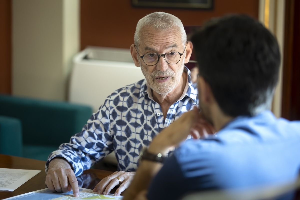 Miguel Chavarría, alcalde de Alboraya, durante una entrevista con Valencia Plaza. - Foto: Marga Ferrer Miguel Chavarría, alcalde de Alboraya, durante una entrevista con Valencia Plaza.