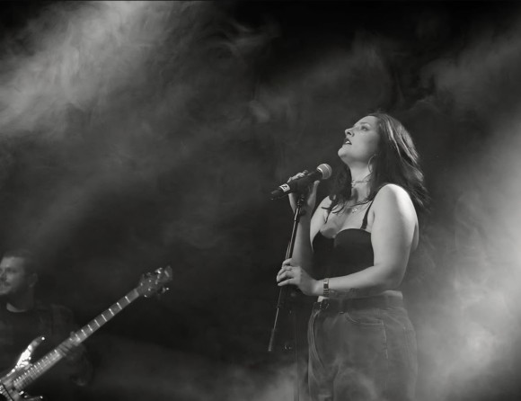 Castelló cierra el ciclo de conciertos en acústico 'Arrels' con la burrianense Tatiana Javaloyes