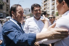 Barcala 'riñe' a Pérez Llorca y exprime la debilidad como líder del presidente de la Generalitat