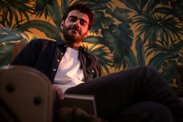 Rafa Segura descubre la poesía que se esconde 'entre dos puntos'