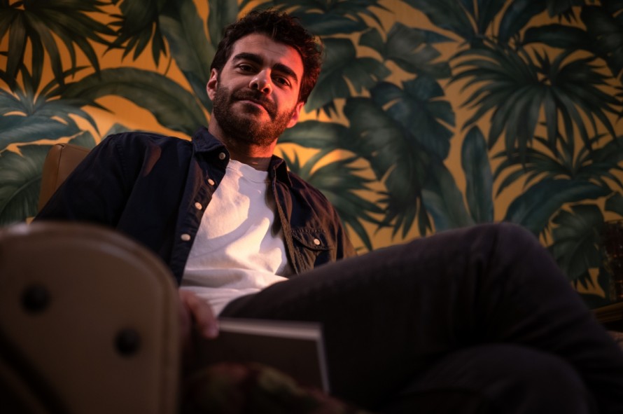 Rafa Segura descubre la poesía que se esconde 'entre dos puntos'