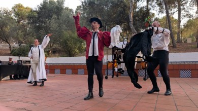 Visitants inaugura la 43º edición de Sagunt a Escena con una revisión en clave de humor del teatro universal