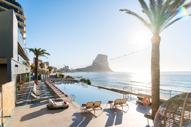 Solymar Gran Hotel pone en valor la playa del Arenal-Bol, clave del turismo en Calpe