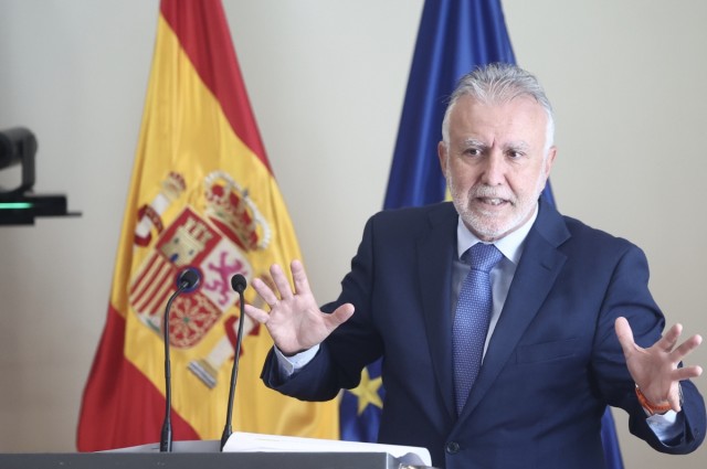 El Gobierno subraya que aplicará convenios migratorios con Marruecos para devolver a los migrantes que llegan a Ceuta