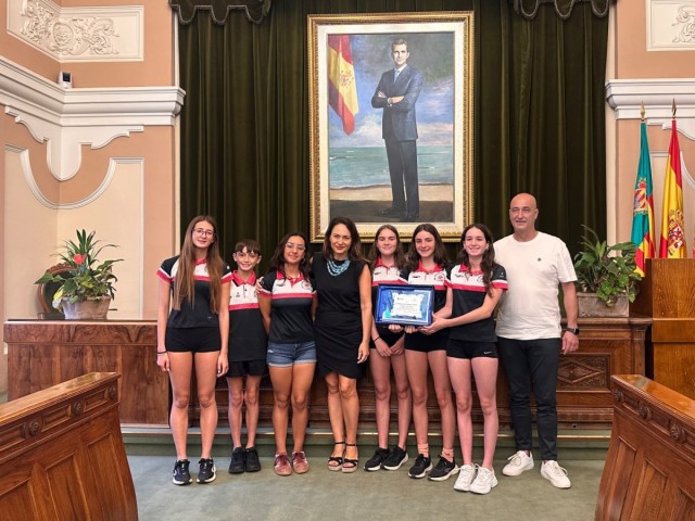 Castelló alaba el éxito en los campeonatos nacionales de los deportistas del Club Natación Azahar Sincro