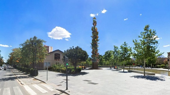 Manolo Valdés cede a València la obra 'El Monolito' para el entorno de su futuro museo