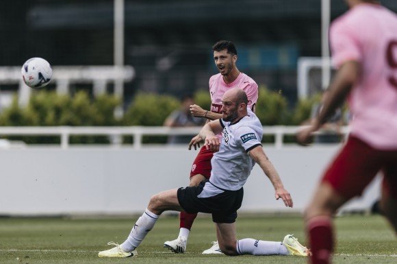 El Valencia CF cierra su 'stage' en Inglaterra con una visita al Stoke City