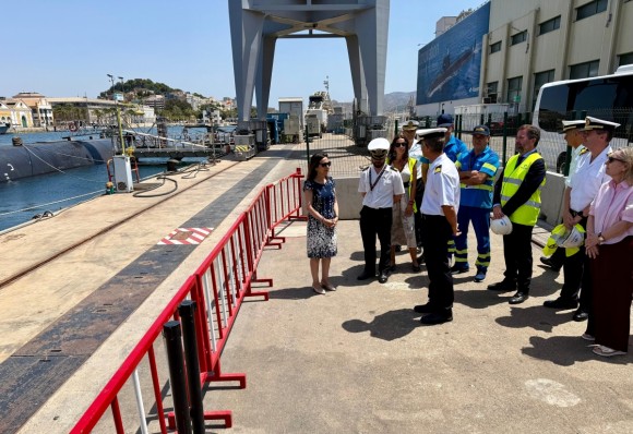 Margarita Robles deja abierta la puerta a nuevos submarinos para garantizar carga de trabajo en Cartagena