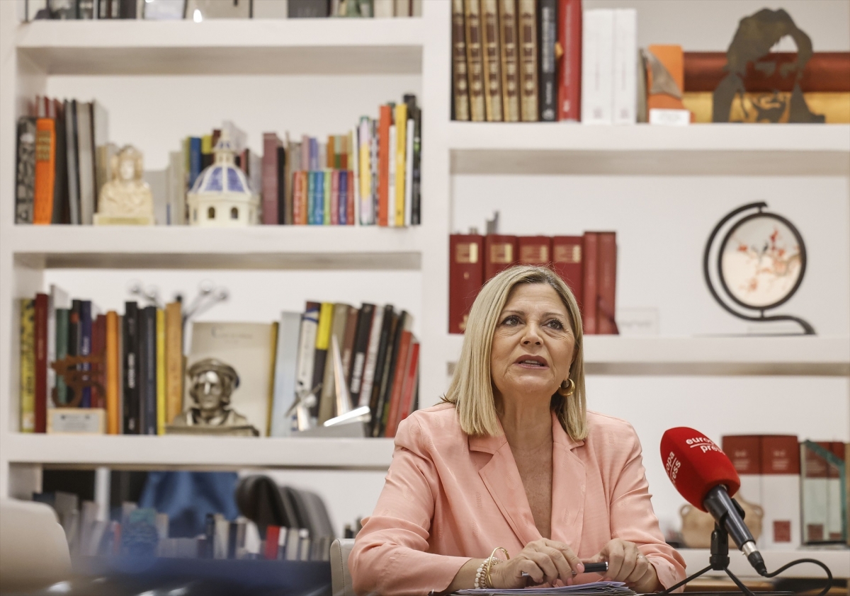 La consellera Carmen Ortí durante la entrevista.