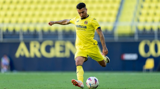 El Villarreal traspasa al lateral izquierdo Daniel Tasende al Real Zaragoza