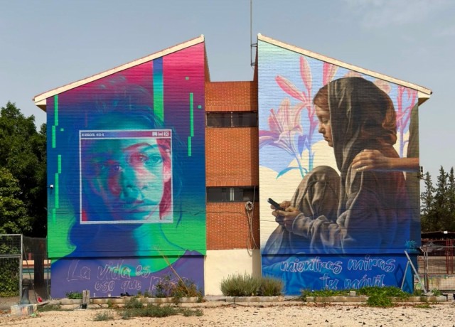 Un grafiti de 190 metros cuadrados convierte al IES José Planes en un símbolo contra el 'bullying'