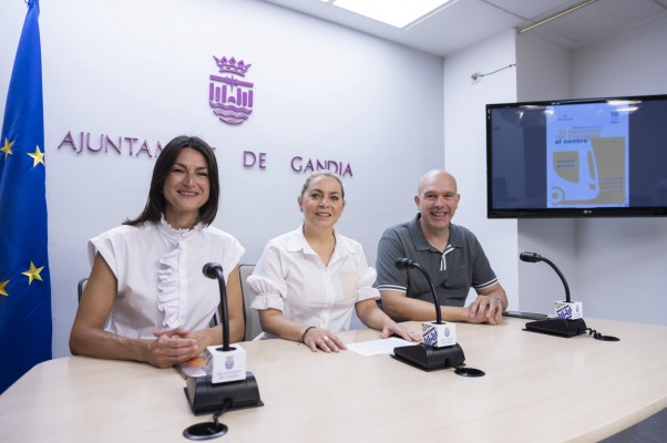 Gandia posa en marxa la iniciativa 'Botigues a la nit'

