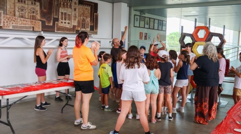Onda acerca la historia y el patrimonio de la cerámica local en la 'escoleta' del Museu del Taulell