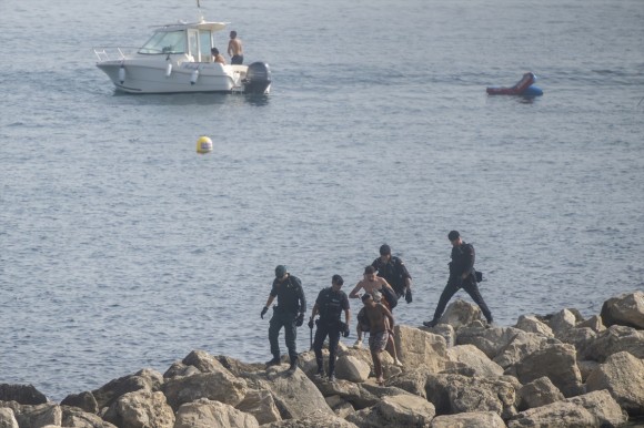 Las barreras de contención instaladas por el Gobierno en Ceuta ya están 