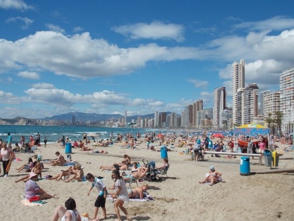 La provincia de Alicante alcanza una ocupación del 92,2% en las viviendas turísticas para agosto