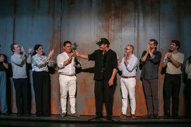 Peris-Mencheta sacude San Javier con 'Blaubeeren': 