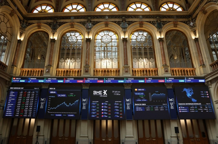 El Ibex 35 vuelve a poner rumbo hacia los míticos 20.000 puntos a media sesión