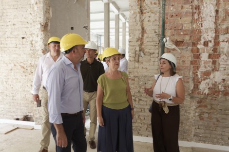 Las imágenes de la visita de Marián Cano a las obras del edificio de Correos de Castelló