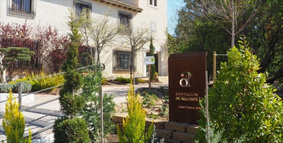 Albedo Solar tiene la oferta más ventajosa: 140.000€ para finalizar la eficiencia energética de Casa Tápena en Onil