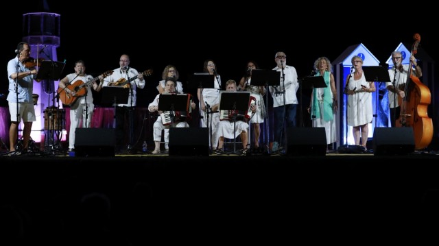 Benicàssim llena de música y tradición el Anfiteatro Pepe Falomir con la XXXIX Noche de Habaneras