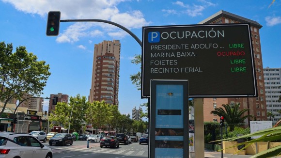 Benidorm ya impone sanciones de 200 euros por acceder a la ZBE sin autorización: dos calles acumulan más denuncias 