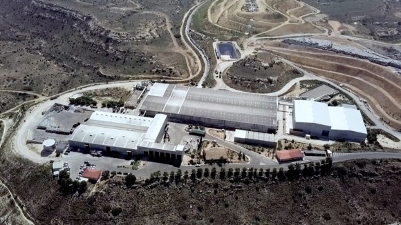Vecinos afectados por el olor de Els Cremats de Elche se constituyen en asociación y piden inspección autonómica