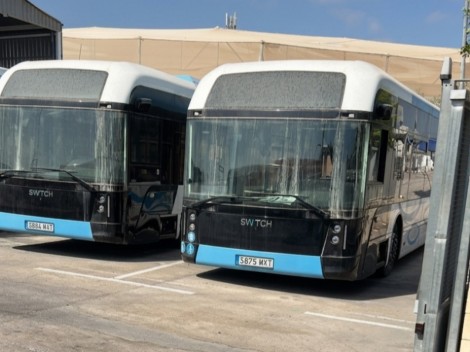 Benidorm tiene dos autobuses eléctricos, que costaron 1,5 millones, sin estrenar 