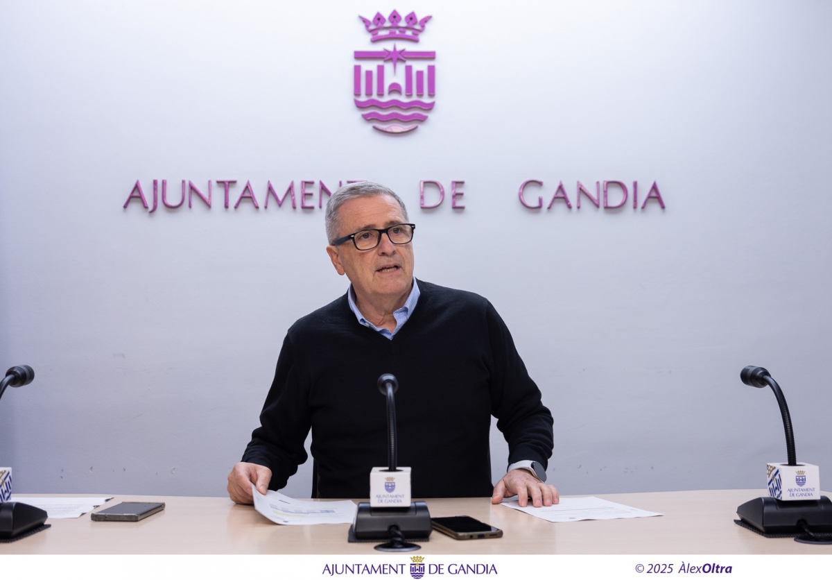 El concejal de Economía de Gandia, Salvador Gregori, en la presentación de la liquidación del ejercicio presupuestario. - Foto: ÁLEX OLTRA El concejal de Economía de Gandia, Salvador Gregori, en la presentación de la liquidación del ejercicio presupuestario.