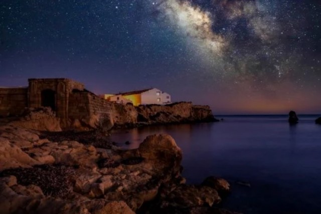 Alicante activa un dispositivo de seguridad para el eclipse solar en los castillos, Serra Grossa y Tabarca