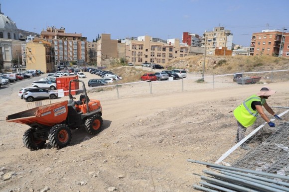PSOE y MC cargan contra el proyecto de Monte Sacro y reclaman una recuperación integral del cerro